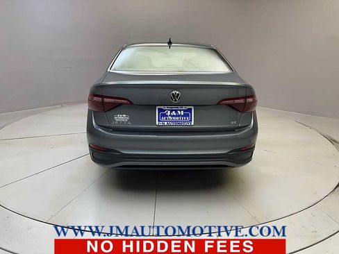 Used 2024 Volkswagen Jetta SE w/ Panoramic Sunroof Package FWD image 4