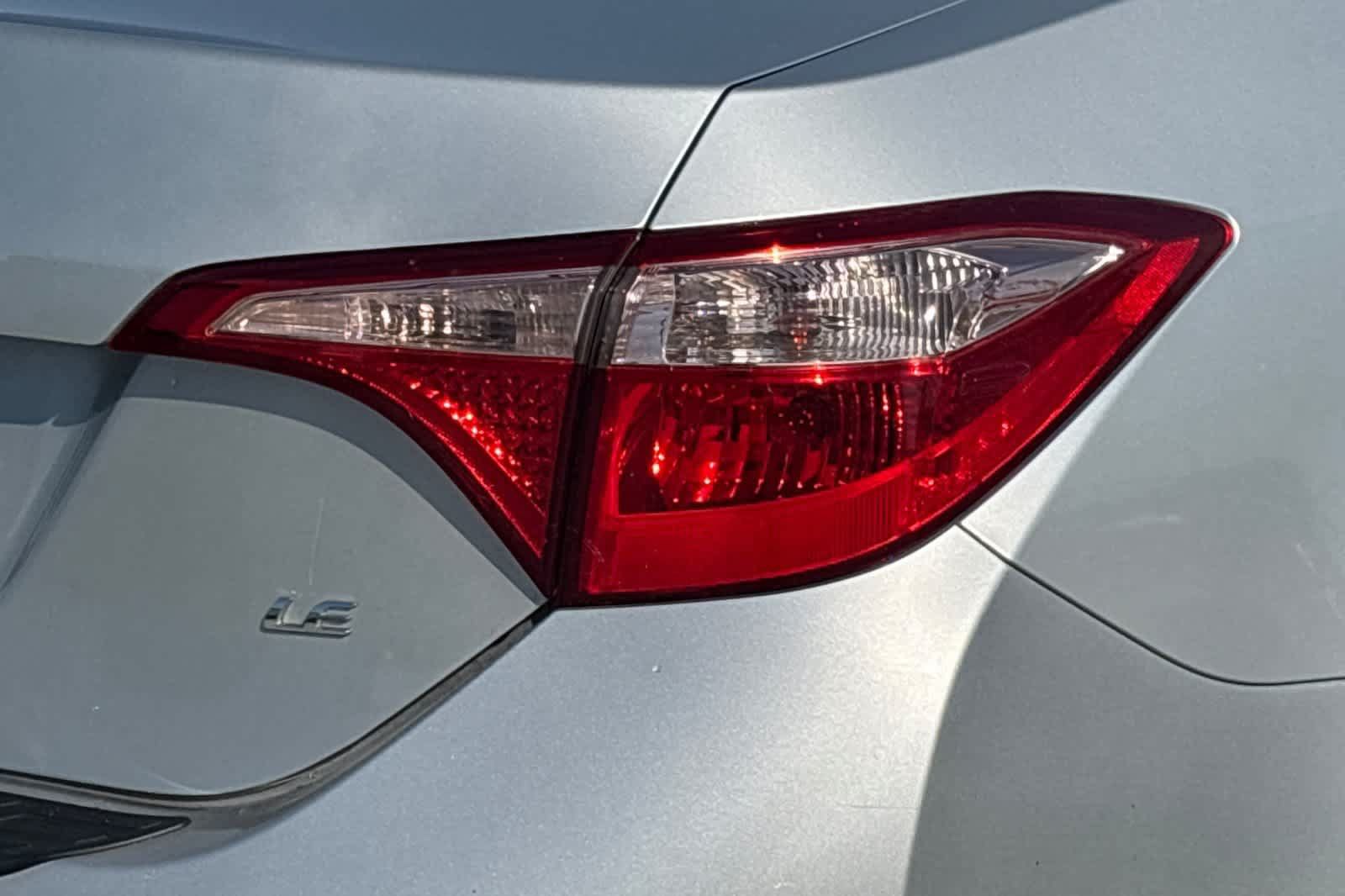 Used 2019 Toyota Corolla LE FWD image 13