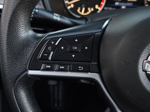 Used 2024 Nissan Altima 2.5 SV image 16