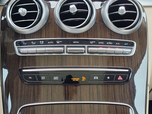 Certified 2022 Mercedes-Benz GLC 300 image 17
