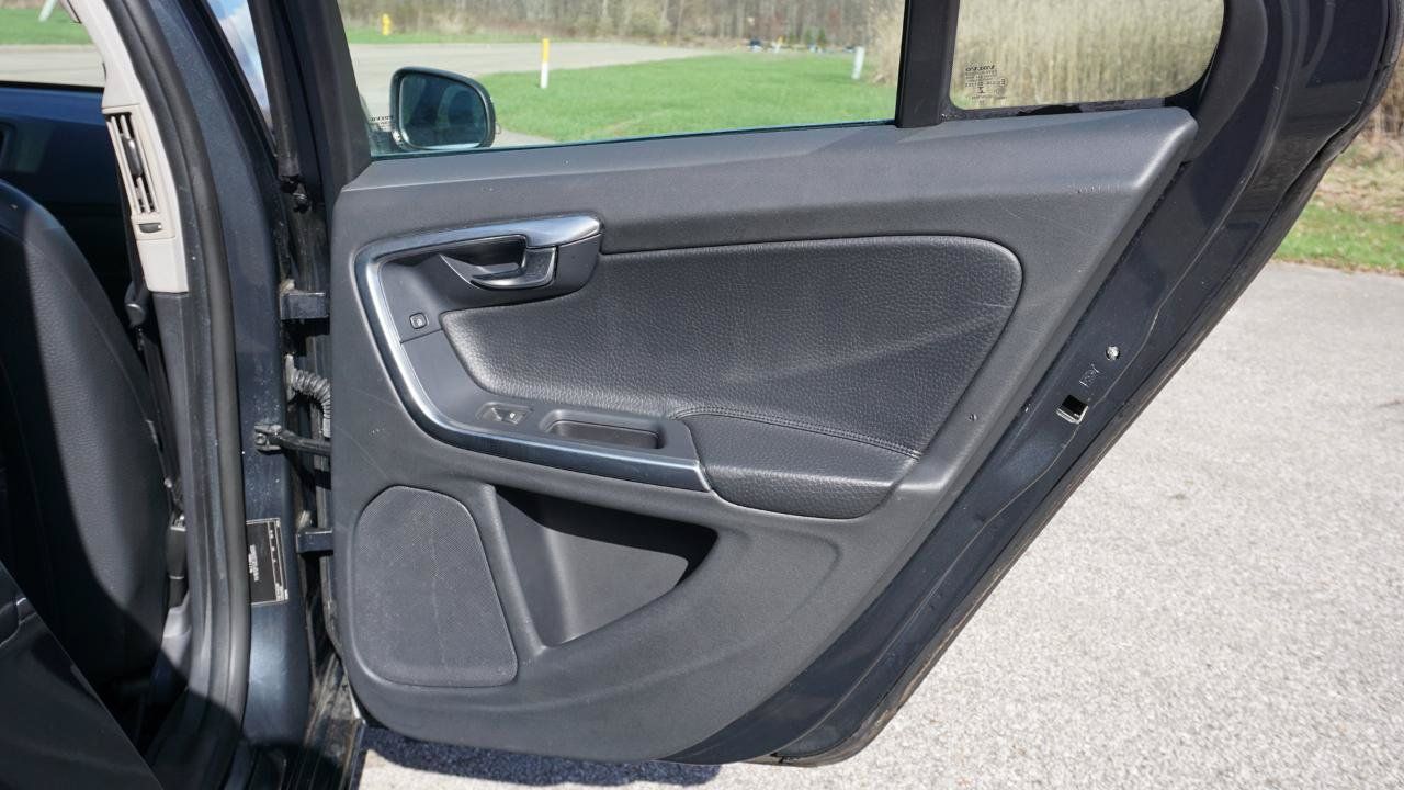 Used 2014 Volvo S60 T5 FWD image 26