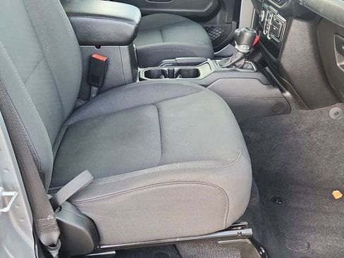 Used 2020 Jeep Gladiator Sport w/ Quick Order Package 24S image 12