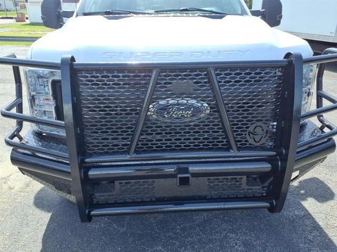 Used 2017 Ford F250 XL w/ Power Equipment Group image 24