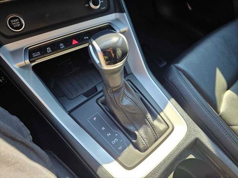 New 2025 Audi Q3 2.0T Premium image 37