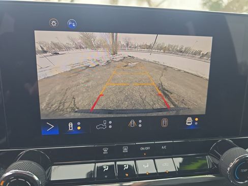 Used 2024 Chevrolet Colorado Trail Boss w/ Technology Package image 22