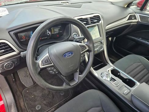 Used 2018 Ford Fusion SE w/ Fusion SE Technology Package image 11