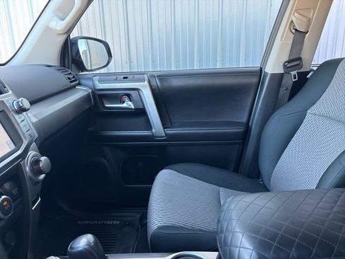 Used 2019 Toyota 4Runner SR5 w/ Phone Cable & Charge Package image 28