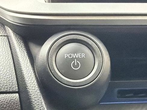 Used 2024 Toyota Prius XLE FWD image 27