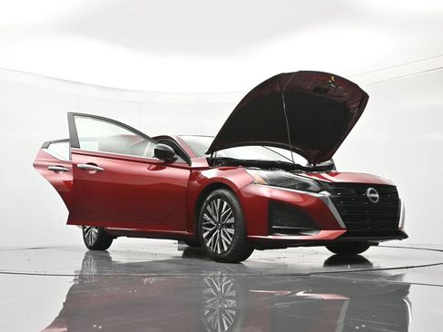 Certified 2024 Nissan Altima 2.5 SV FWD image 48