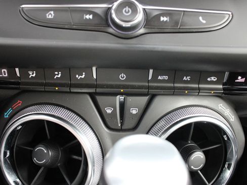 Used 2022 Chevrolet Camaro LT image 40