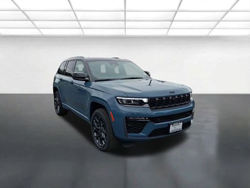 New 2026 Jeep Grand Cherokee Summit AWD/4WD image 1