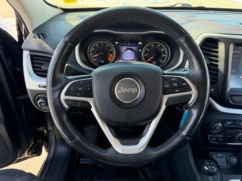 Used 2014 Jeep Cherokee Trailhawk w/ Leather Interior Group AWD/4WD image 34