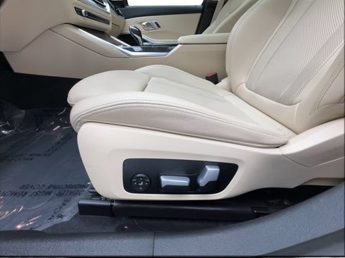 Used 2022 BMW 330i Sedan w/ Driving Assistance Package RWD image 21