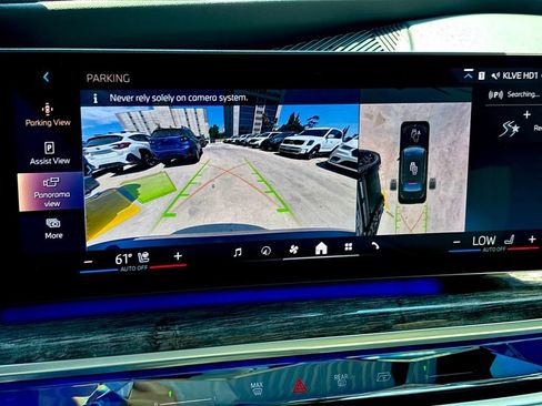 Used 2024 BMW i7 xDrive60 image 16