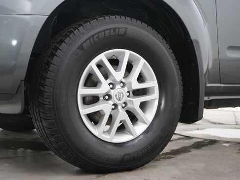 Used 2017 Nissan Frontier SV image 27