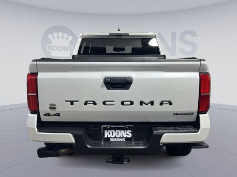 Used 2024 Toyota Tacoma TRD Sport image 5