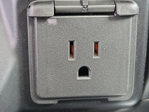 Used 2022 Chevrolet Silverado 1500 LTZ w/ LTZ Premium Package image 20