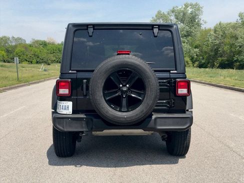 Used 2022 Jeep Wrangler Unlimited Sport AWD/4WD image 36