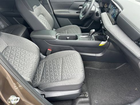 Used 2026 Nissan Kicks SV image 13