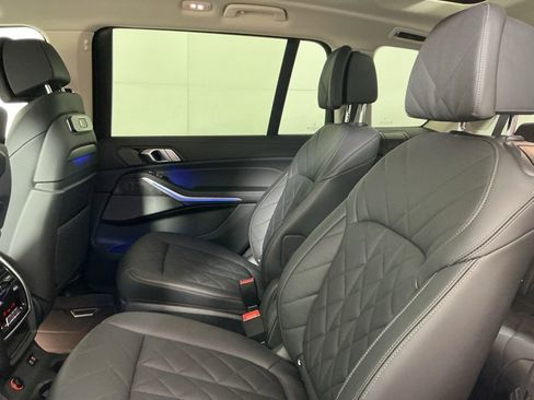 Certified 2025 BMW X7 xDrive40i AWD/4WD image 26