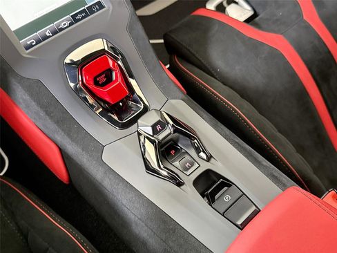 Used 2022 Lamborghini Huracan STO image 24