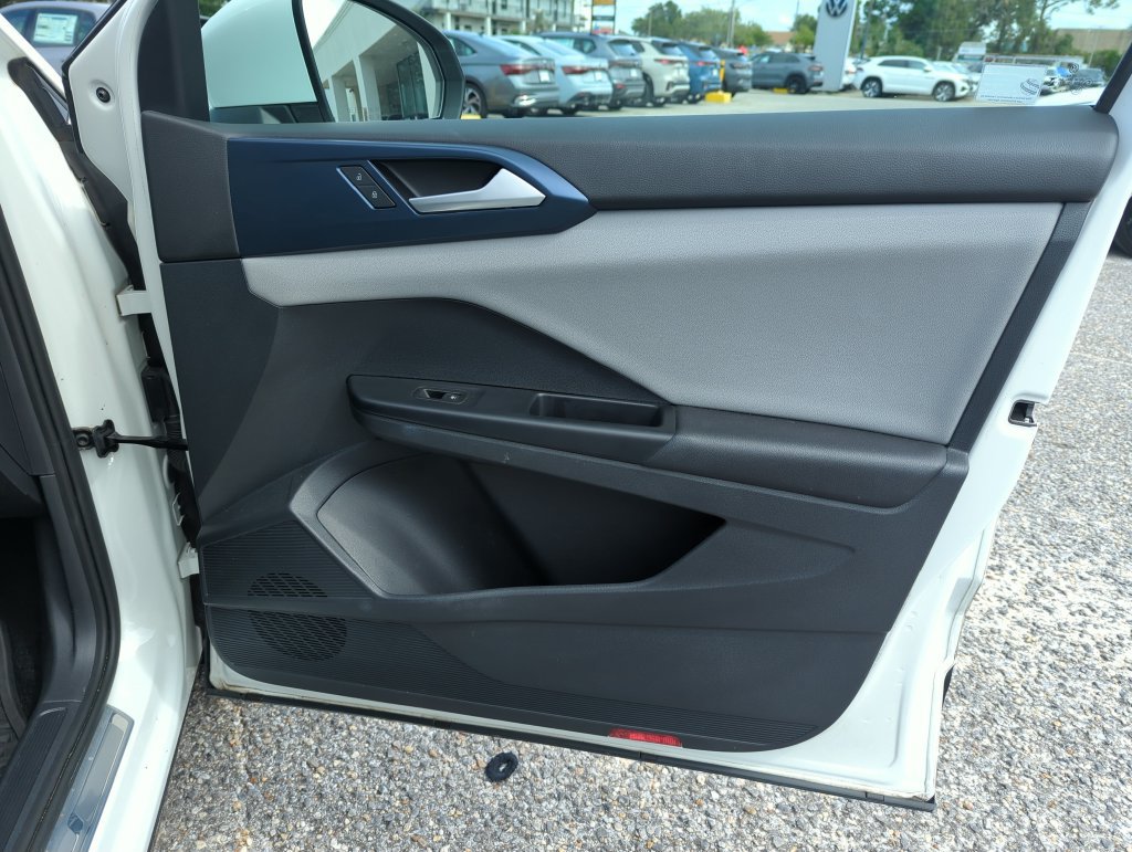 Used 2023 Volkswagen Taos SE FWD image 32
