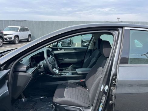 Used 2025 Kia K5 LXS FWD image 27