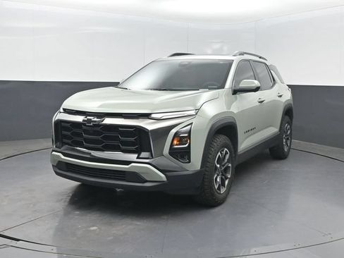 Used 2025 Chevrolet Equinox ACTIV w/ Safety and Technology Package FWD image 2