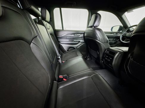 Used 2024 Jeep Grand Cherokee Altitude image 26