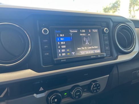 Used 2017 Toyota Tacoma 2WD Double Cab image 7