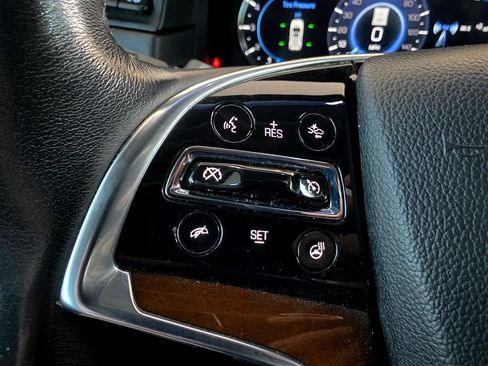 Used 2019 Cadillac Escalade Luxury AWD/4WD image 32