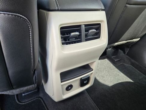 Used 2023 Ford Edge Titanium AWD/4WD image 30