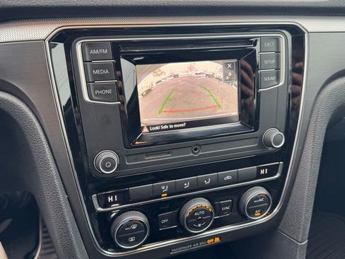 Used 2016 Volkswagen Passat 1.8T R-Line image 25