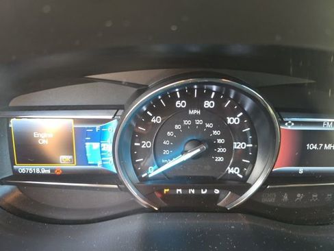 Used 2017 Ford Explorer XLT w/ Equipment Group 201A image 10