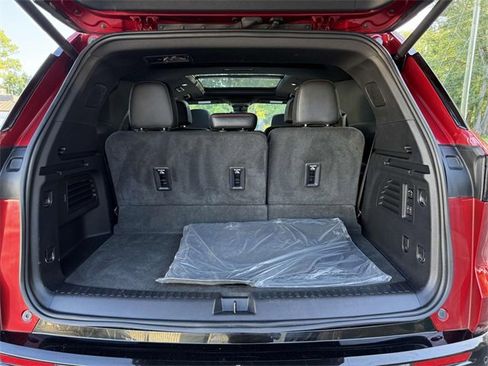 Certified 2024 Chevrolet Traverse RS w/ LPO, Floor Liner Package image 11