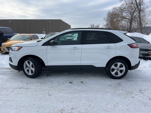 Used 2020 Ford Edge SE image 2