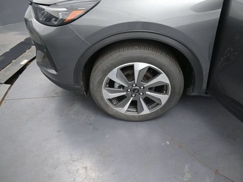 Used 2025 Ford Escape Platinum AWD/4WD image 15