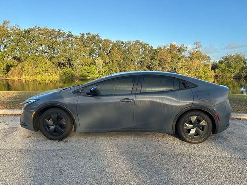 Used 2024 Toyota Prius LE image 2