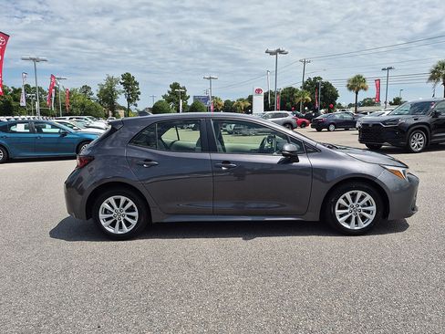 Used 2023 Toyota Corolla SE FWD image 2