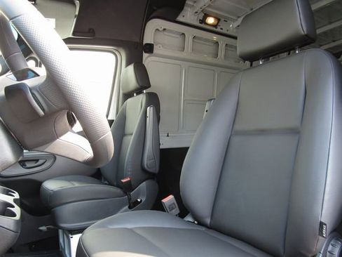 New 2025 Mercedes-Benz Sprinter 2500 image 11
