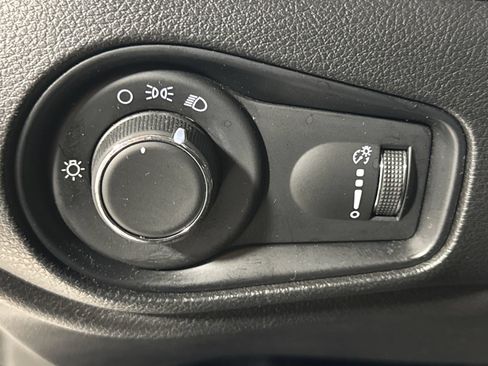 Used 2018 Jeep Renegade Sport w/ Power & Air Group AWD/4WD image 13