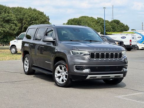 Used 2022 Jeep Wagoneer Series II AWD/4WD image 1