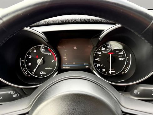 Used 2020 Alfa Romeo Giulia w/ Nero Edizione image 15