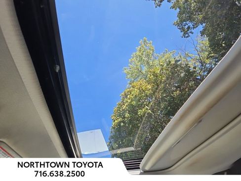 Used 2019 Toyota RAV4 XLE Premium image 29