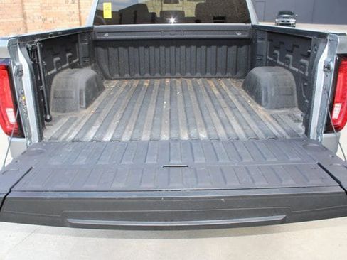 Certified 2023 GMC Sierra 1500 SLT image 28