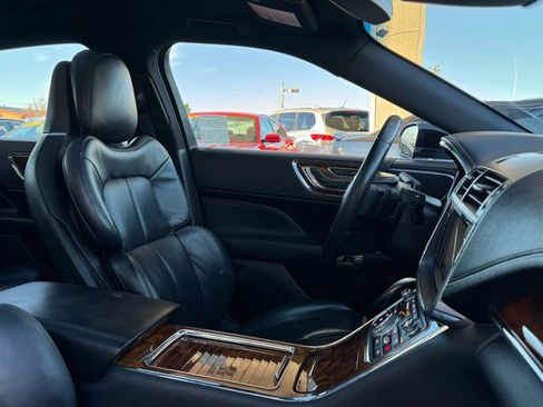 Used 2017 Lincoln Continental Reserve w/ Climate Package image 32