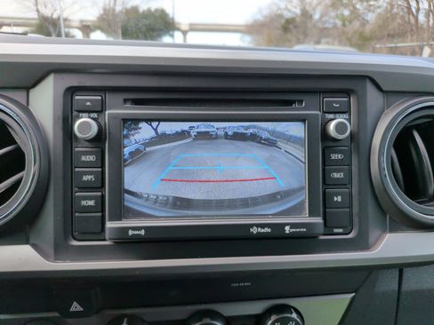 Used 2019 Toyota Tacoma SR5 image 18