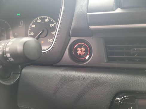 Used 2024 Honda Pilot Touring image 18