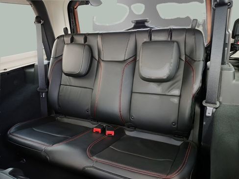 Used 2022 Jeep Wrangler Rubicon w/ Cold Weather Group image 23