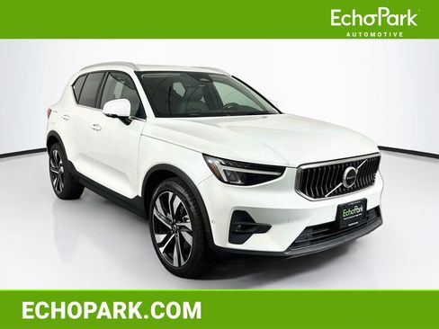 Used 2023 Volvo XC40 B5 Ultimate w/ Protection Package Premier AWD/4WD image 1